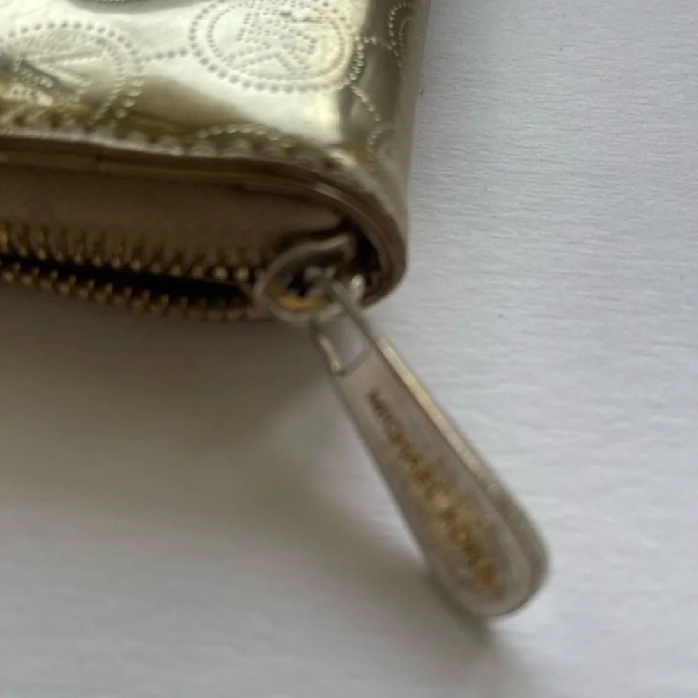 Michael Kors Gold metallic leather Jet Set Zip Around Wallet - Picture 3 of 16